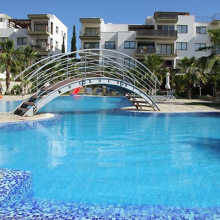 Danaos Pool View Apartment Paphos ภายนอก รูปภาพ