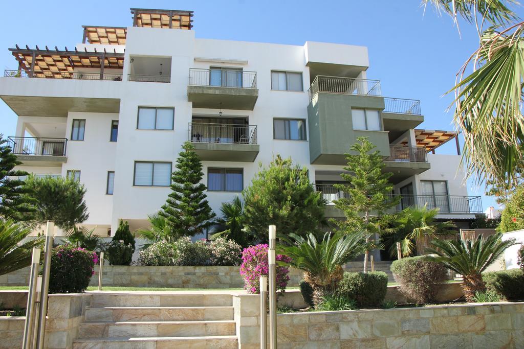 Danaos Pool View Apartment Paphos ภายนอก รูปภาพ